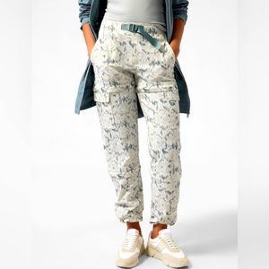 Athleta convertible pant